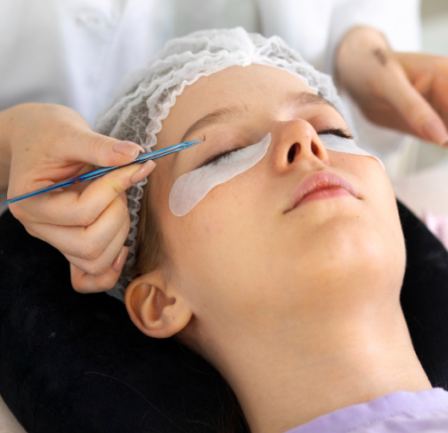 Lash & Brow Treatments – Consultation & Patch Test